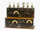 St� Ets Ducretet  Soci�t� des Ets Ducretet Poste batterie ... - St� Ets Ducretet  Soci�t� des Ets Ducretet Poste batterie dit Piano � six lampes ext�rieures. Eb�nisterie en noyer et �bonite. Les quatre plaques d'�bonite de fa�ade grav�es SED et num�rot�es 1608, 1064, 1197 (petit accident � la plaque en bas � -  gauche, il a �t� rec�bl�). Il est �quip� de 6 lampes SIF rondes � pointe et culot cuivr�.
