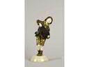 DIMITRI CHIPARUS (1886-1947). Le Petit accord�oniste. Scu... - DIMITRI CHIPARUS (1886-1947). Le Petit accord�oniste. Sculpture chrys�l�phantine de poulbot au bandon�on �  patines brune, m�daille, dor�e et argent�e, reposant sur un socle circulaire en onyx. Sign�. H (sans le socle): 22 cm. Vente au profit du di - oc�se de Lyon.