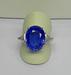 Bague joaillerie or blanc soutenant un saphir NATUREL oval pesant