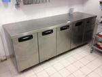 Tour réfrigéré INOMAK à 4 portes inox, longueur 2 m, groupe incorporé