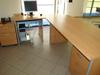 Bureau avec retour mélaminé faux bois avec deux caissons